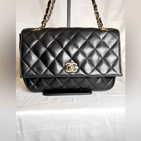 CHANEL Handbags - CHANEL Quilted Flap Bag